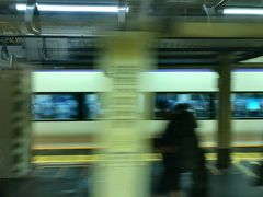 　御茶ノ水駅到着時に、中央快速線を東京発八王子行き「はちおうじ7号」が通過していきました。お客さんはわずかでした。
　また、京浜東北線・総武線ともに車内はそれほど混んでいませんでした。