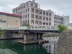 北浜橋
この橋を過ぎると運河は埋め立てられておらず元々の幅40メートルと広くなってます、