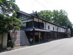 落ち着いた建物は、宝山酒造。明治18年創業の小さな蔵です。

（位置情報がケニア沖になっているのは修正依頼中です）