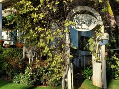 朝ご飯はホテルから歩いて１０分ほどの場所にあった、クリームポットに行きました
入り口からしておしゃれでかわいい。
ＯＰＥＮ時間にあわせて行ったおかげで待つことはありませんでしたが
最後の席でした。出る頃には数人並んでいました