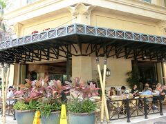 有名なチーズケーキファクトリー、何時頃か忘れましたが
並んでなかったのですぐ入れそうでした、これはチャンス