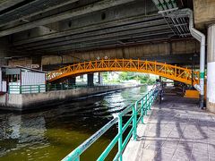 ◆太鼓橋
取って付けたような太鼓橋。
しかし、向こう岸に住んでいる人にとっては重要な橋だ。