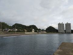 道の駅を出てしばらく行った先にある海水浴場で一休みします。