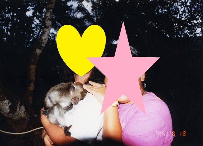 触らせてくれます。ただし、油断をすると悪戯されます。首に下げていた土笛を噛み割られました。