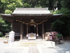 平戸白旗神社
乾元元年（1302年）創建、祭神は源頼朝。源頼朝の御鬢髪三筋がご神体だそうです。