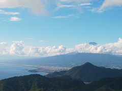この写真が一番、富士山らしく撮れた。
どうしてもあの雲が動いてくれなかったんだよねー