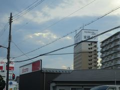 今日、明日の２泊、お世話になります「東横イン播州赤穂駅前」が見えてきました。
遠くからも見つけられるね！
どこの東横インも同じ感じだもんね（笑）