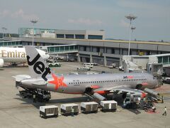 Jetstar Asia Airways
IATA: 3K
ICAO: JSA

2013年に"プーケット ー シンガポール"のフライトで利用したと思われる!

(写真は wikipediaの https://commons.wikimedia.org/w/index.php?curid=502163  (Sengkang)による)