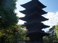 【東寺】
二日目は、朝一の東寺へ。