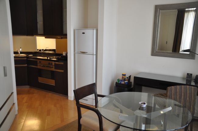 部屋はコンパクトにまとめられている割が、スイーツという割にはあまり広くない。