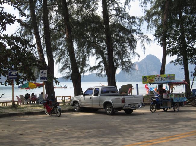 。<br />　トランから西へ３０分ほど走った場所にあるパークメンビーチ。懲りずにビーチに対する幻想を抱き目的地を目指す。そして日差しが照りつける中パークメンビーチの海辺が見えてきた。<br />