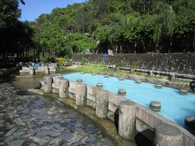 温泉施設は充実しているが無料で利用できる浴槽や足湯が整備されている。