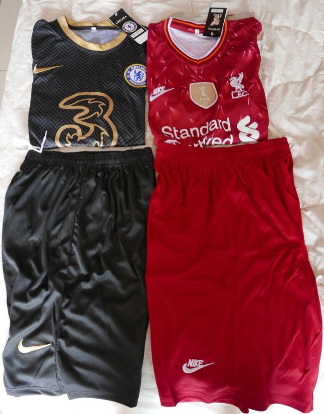 古着売りの所で一組　180B　×　2　．．．お買い上げ～．．．新品ですが偽物<br />