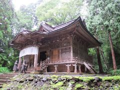 今回初めての「十和田神社」は乙女の像から木立の中を徒歩５分