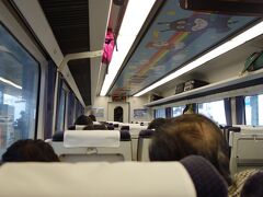 高知駅からマズは窪川駅を、目指します。乗車したのは、アンパンマン列車。
