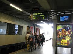 旧市街中心部に比べ人が少なく、浮浪者が目立つ不気味な雰囲気の駅前の道を足早に通り抜け、ナミュール駅に到着。

そして１９時２９分発の列車でリエージュ・ギユマン駅へ。