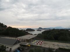 2020.09.19　天草
…ということで、うちから車で１時間半ほど、天草下島の入り口の松島の岬亭にやってきた。