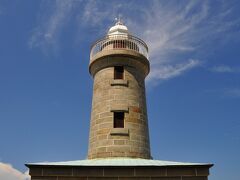 男木島灯台
1895（明治28）年に建てられた全国的にも珍しい総御影石造り灯台とのこと。
