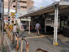 池上駅から蒲田駅に向かい次の目的地が新田神社の駅である東急多摩川線の武蔵新田駅に移動します。こちらの駅は、長閑な住宅地の駅って感じです。