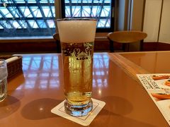 羽田滞在時間は1時間30分なので、
あまりゆっくりはできない。
早めの夕食を軽くすませましょう。