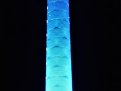 京都のシンボルを後に