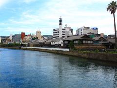 出島の横を通りかかったので外からざっと見学。橋で隔てられた北側の水路だけは当時のままのようだ。