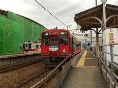 東武車両が東武鉄道、野岩鉄道、会津鉄道の電化区間を直通運転して、会津田島駅に到着