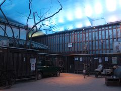 まずは「昭和ロマン蔵」の中の、「昭和の夢町三丁目館」へ。
ここには昭和３０年代の民家が復元されています。
