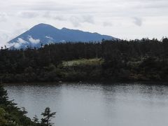 八幡沼と岩手山