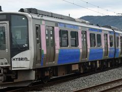 仙台東北ラインを疾走するハイブリット気動車HB-E210系