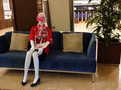 今晩は三井ガーデンホテル広島で一泊、ソーシャルディスタンスもカープ女子で。