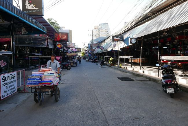 17：11<br />バービアはオープンしていますが速い時間の為でもあるが客は殆どいません。