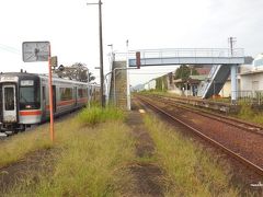 　下麻生駅で長時間停車。後続のキハ85系特急ひだ1号に道をゆずる。
