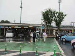 10：45　高坂サービスエリア着（15分間）

大型バス専用の所に、乗用車が停車していた。

どうして、ルールを守れないかなー？