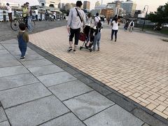 中華街から歩いて山下公園