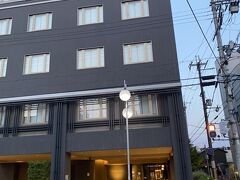 明日は朝帰るだけなので京都駅の近くのホテルを。。
安かったので少し離れていますが、こちらのホテルにしました。