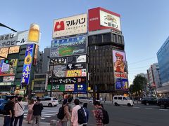 すすきのまでやって来ました。
少し早いですが、そろそろ夕食にします！