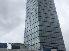 餌付けの後はセットの入場券で千葉ポートタワーへ