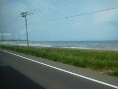 で、バス旅再開です。まずは留萌まで。日本海を右手に眺めながらの移動です。