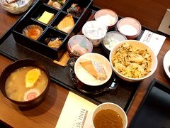 その結果、こんな事になっちゃった。。。。

朝から食い倒れ。美味しく完食しました。