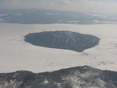 美幌峠上空から屈斜路湖に別れを告げる。さぁ、女満別空港に戻ろう。