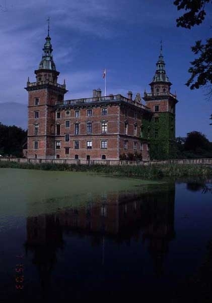 スウェーデン南部には古城が多く興味深い。