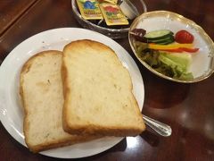 朝食は、昨晩のブッフェのジャルダンで。こちらは宿泊プランに含まれています。洋食と和食が選べますが、洋食にしました。