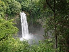 7月の4連休　コロナ自粛からgotoスタートしたけれど
やっぱり不安、早朝5:30福岡スタートし高千穂に向かいます。
早いので途中寄り道して通潤橋近くの「五老ケ滝」駐車場から階段を200m
程下りつり橋に、夏の早朝マイナスイオン一杯浴びて・・・気分一新！
