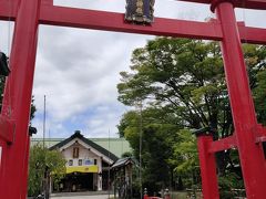 駅近くに戻ってきて神社。