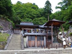 奥の院の大仏殿は撮影禁止なので、カメラはここからはカバンの中へ入れて、静かにお参り。

登る前は、途中でギブアップするかも･･･なんて言っていた両親も無事に1000段階段を登りきり奥の院へと参拝できた。