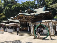 瑞心門をくぐって、辺津宮の本殿へ。
江島神社で、一番大きな社殿です。