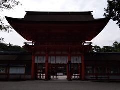 大原地区から京都市内へ。夕方に定番の下鴨神社へ。ギリギリ拝観できました。