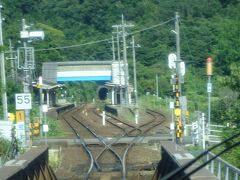 宝木駅。
この駅も徐行して通過。
なかなか遅れが取り戻せない。