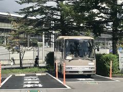 軽井沢駅からお宿木の葉まで無料送迎してくれるありがたーいバスがあるので、そちらでお宿まで。

13時前にバス発見。名前を告げて乗り込む。
草津までよろしく～。